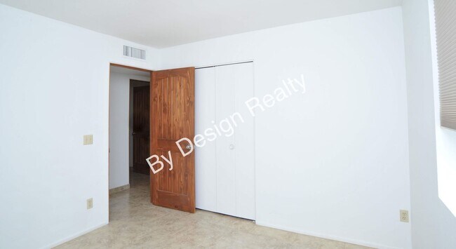 Building Photo - Remodeled Foothills Clusters 3 Bed 2 Bath