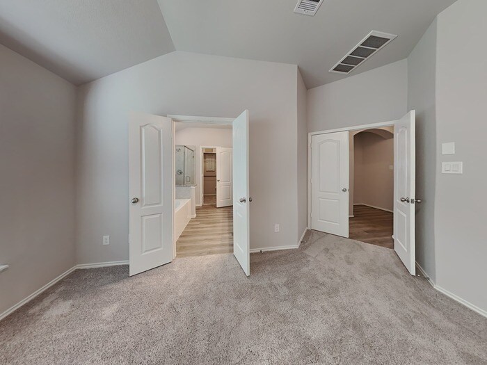 Building Photo - 1610 Diamond Mountain Dr