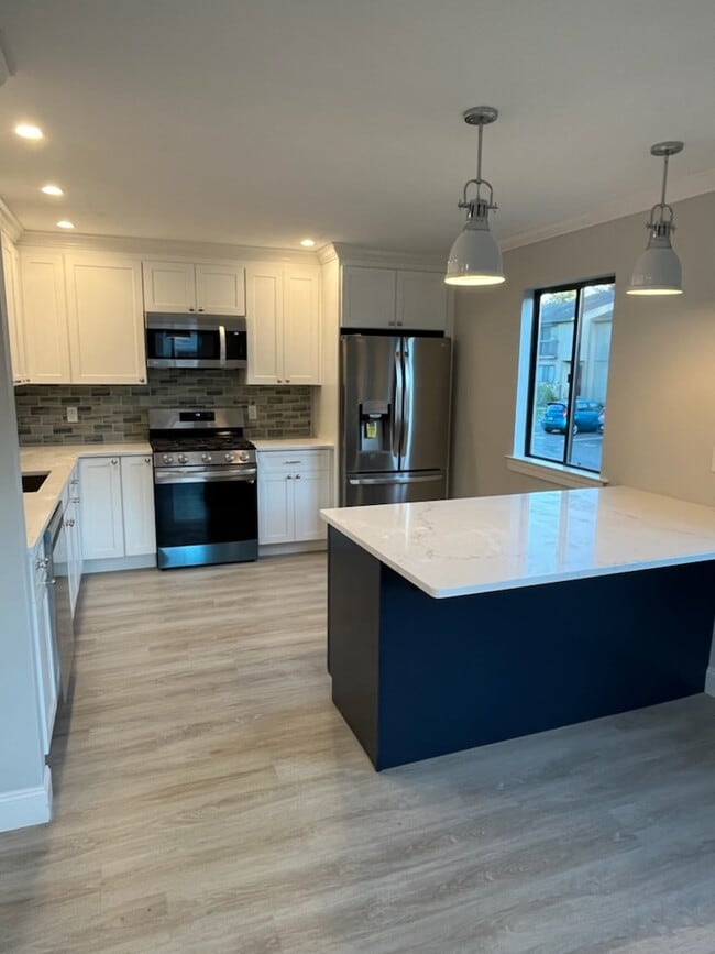 Building Photo - 330 Merwin Ave