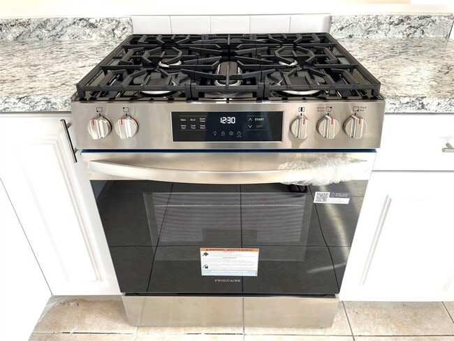 Building Photo - 6510 Hickman Ave