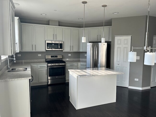 Building Photo - 2953 Madison Dr