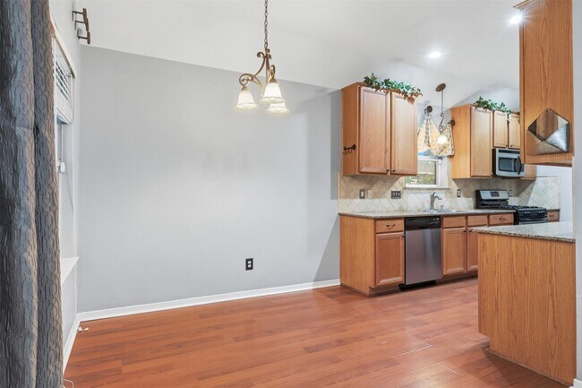 Building Photo - 17423 Morning Star Ave