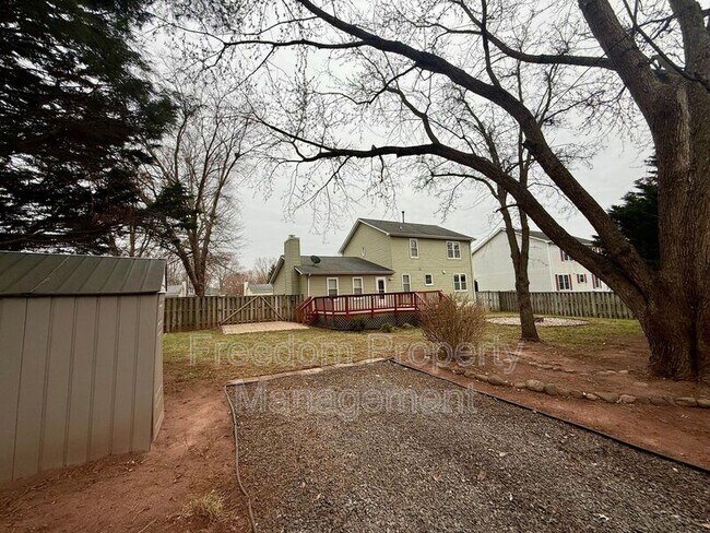 Building Photo - 8768 Tomislav St