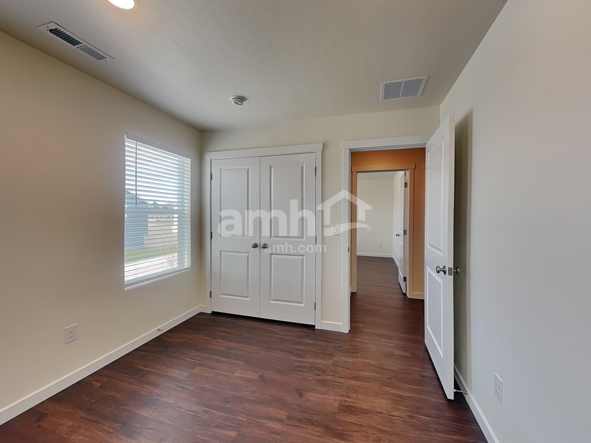 Building Photo - 1480 N Garnet Creek Ave
