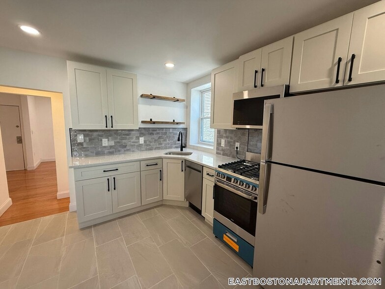 Building Photo - 20 Chelsea St