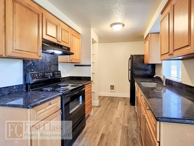 Building Photo - 3022 SE 38th Ct