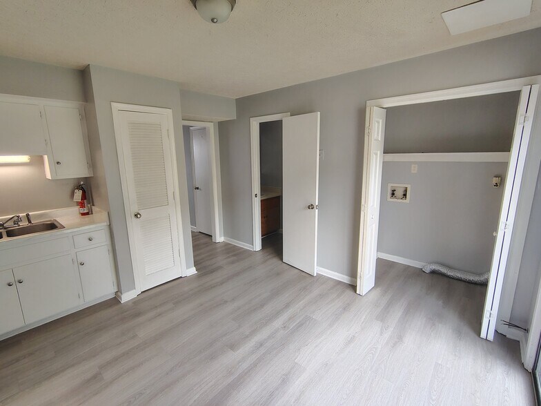 Building Photo - 16 Duiguid Dr