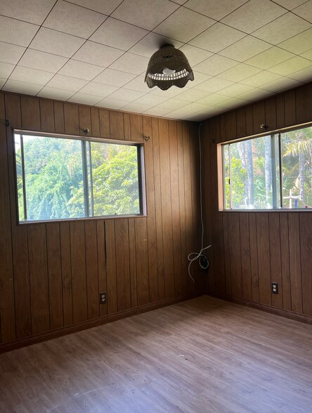 Building Photo - 1641 Maltman Ave