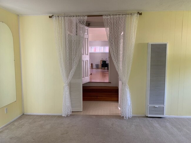 Building Photo - 3-Bed, 2-Bath Home on Large Lot in Prime San Diego Location