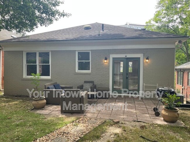 Building Photo - 639 Somerset Terrace NE