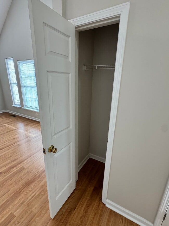 Building Photo - Comfortable 2-Bed, 2-Bath Home