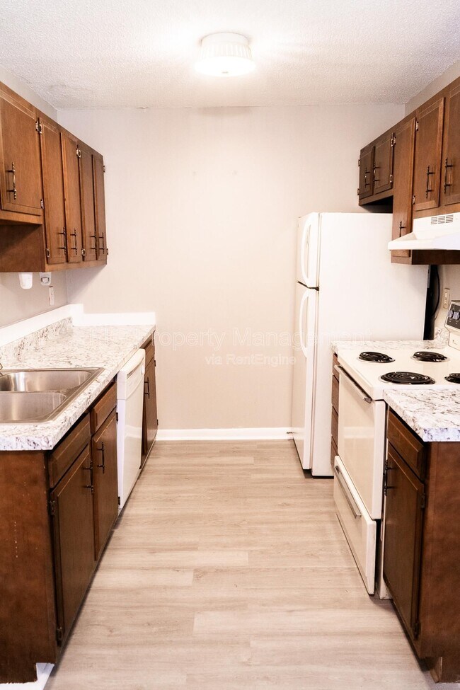 Building Photo - 129 Hillcrest Dr