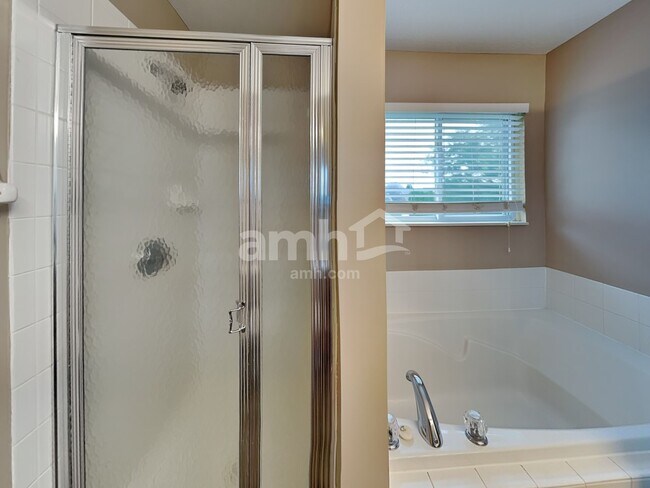 Building Photo - 5841 Privilege Dr