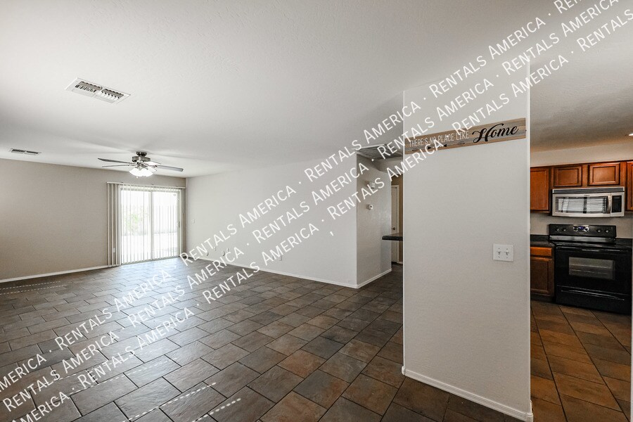 Building Photo - 25849 W Satellite Ln