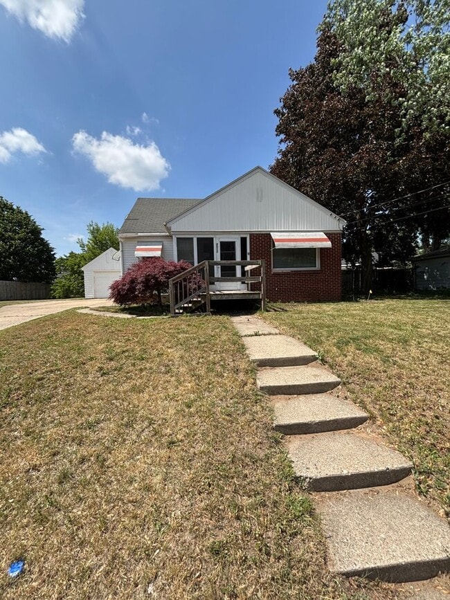Primary Photo - 2017 Ithaca St SW