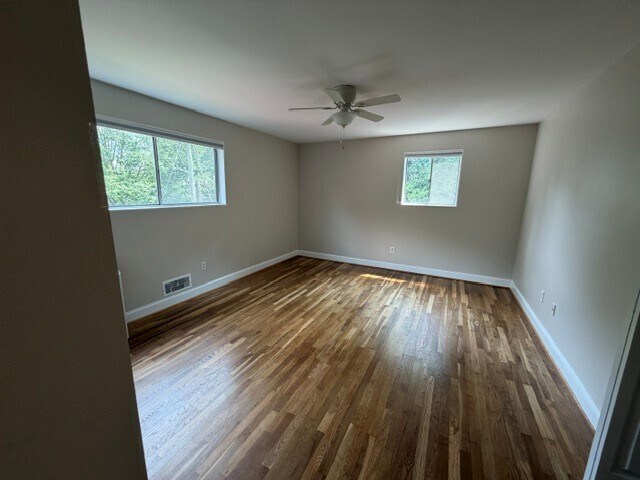 Building Photo - 10513 Weymouth St