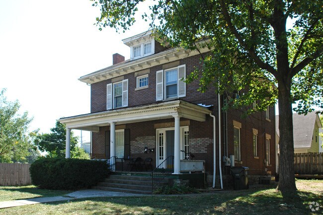 Building Photo - 114 University Ave