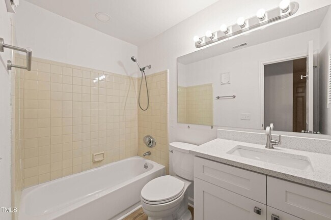Building Photo - 403 Broad Leaf Cir