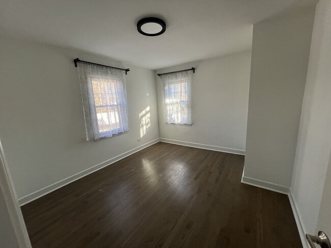 Building Photo - 220 N Graylynn Dr