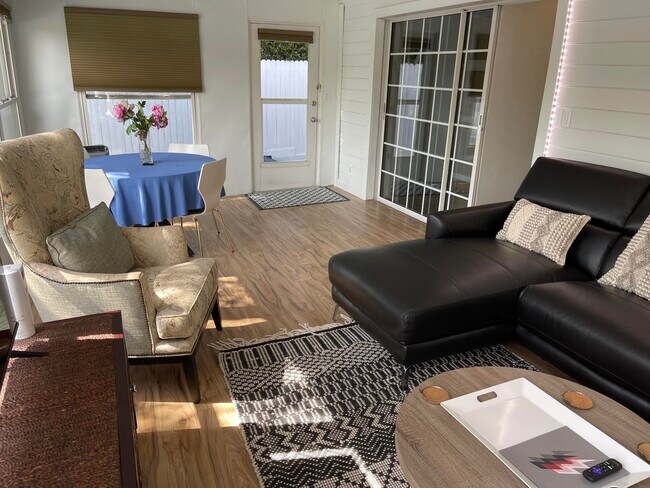 Building Photo - 196 SW Kanner Hwy