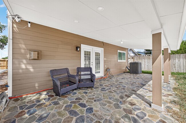 Building Photo - 20151 Pioneer Ridge Dr