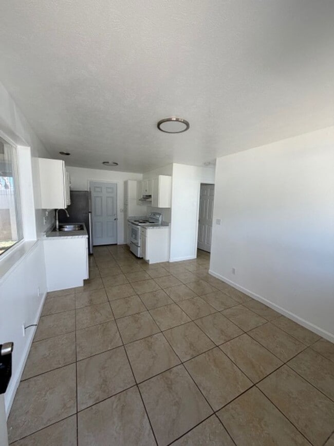 Building Photo - Cozy Kahului cottage