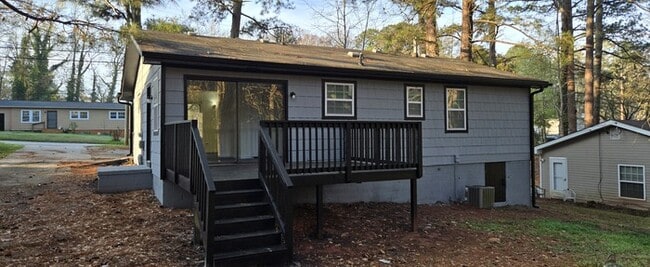 Building Photo - Beautifully Refreshed Home in the Green Acres Neighborhood