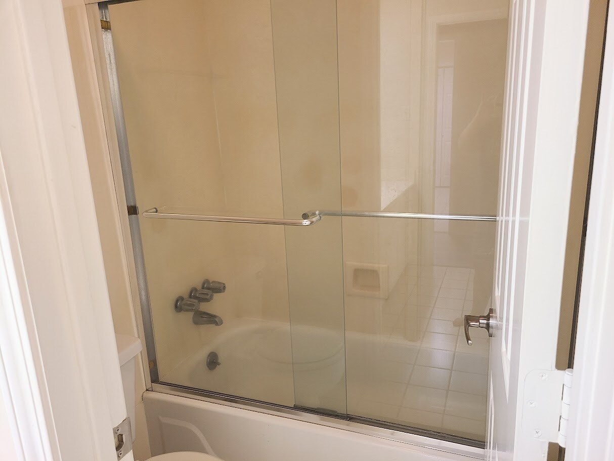 Guest bath Tub/Shower Combo - 12439 Coursey Blvd