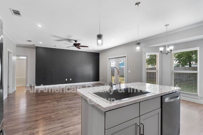 Building Photo - 4464 Goldfinch Way