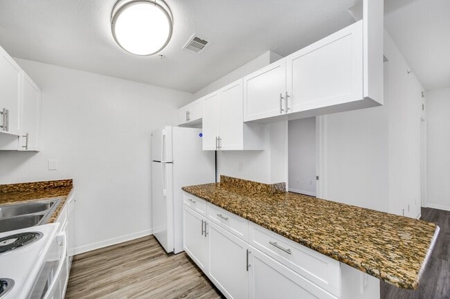Kitchen - Uptown Palms Apartments