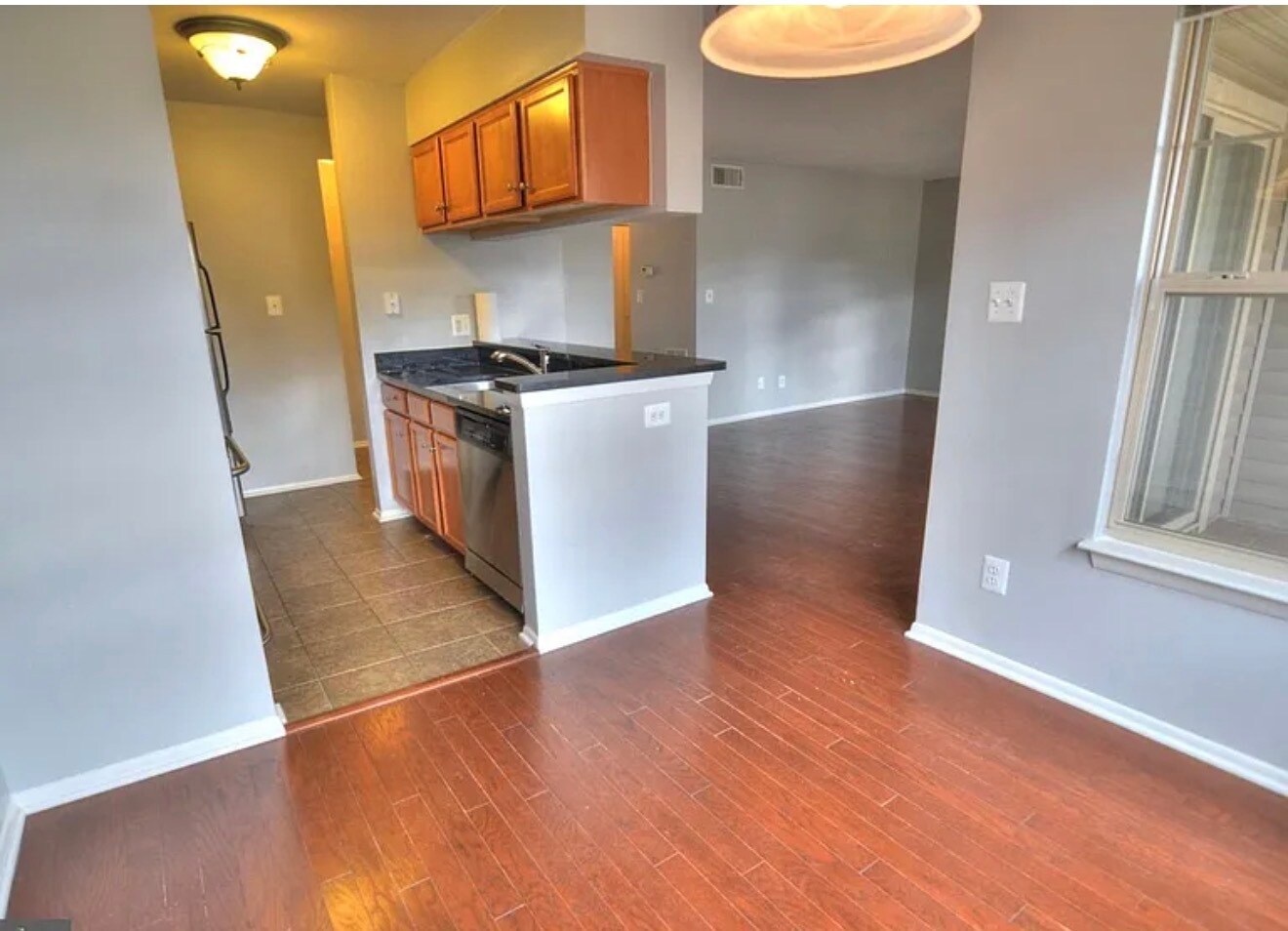 Building Photo - 1707 Ascot Way