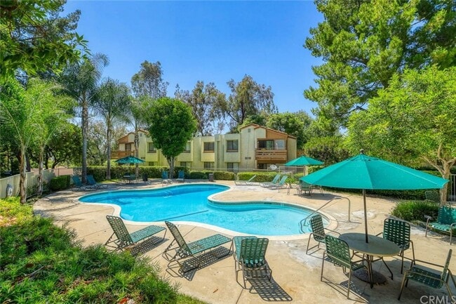 Building Photo - 22765 Lakeway Dr