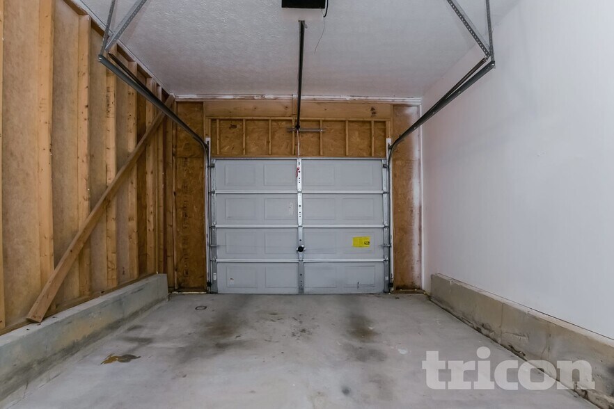 Building Photo - 7124 Crystal Creek Pl