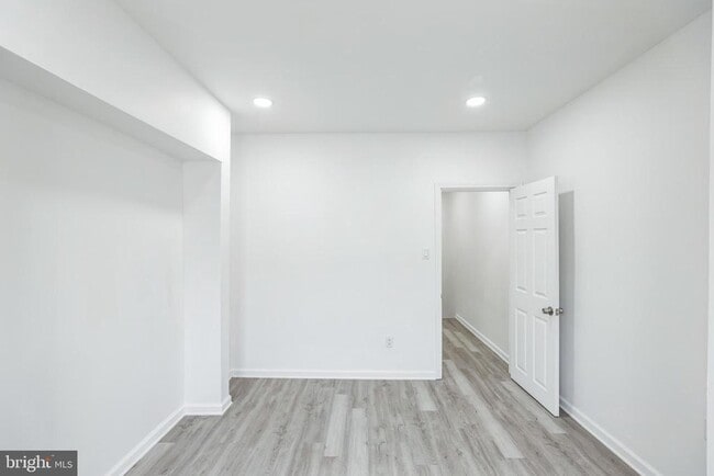 Building Photo - 5540 Harmer St