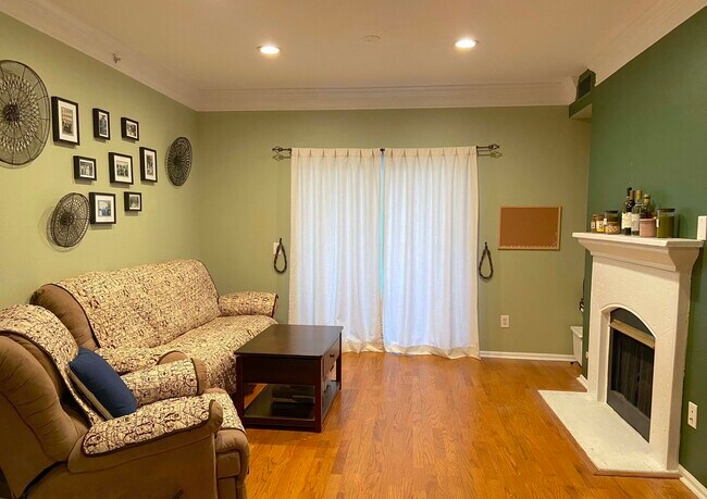 Primary Photo - 1521 Spring Gate Dr