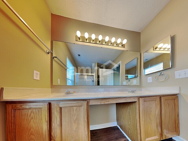 Building Photo - 3436 Trillium Ct