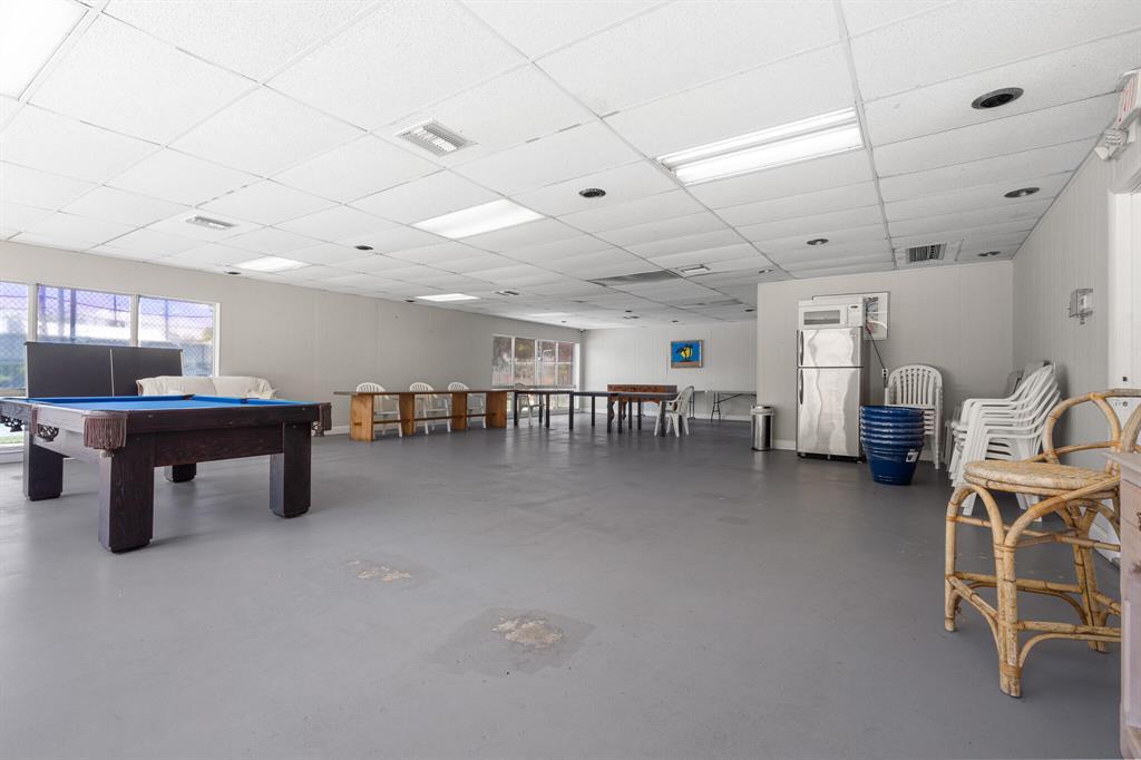 Building Photo - 809 W Oakland Park Blvd