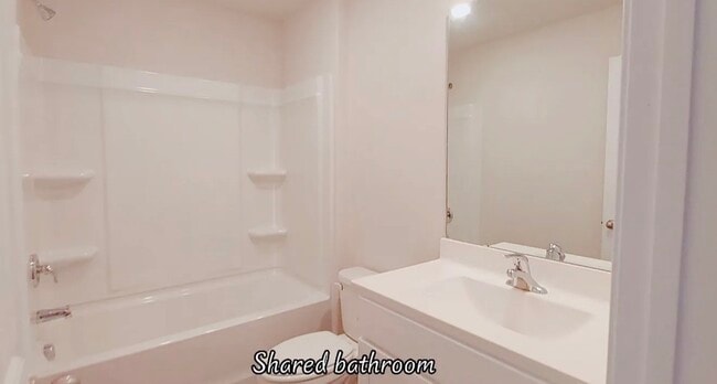 Building Photo - 654 Southwick Pl