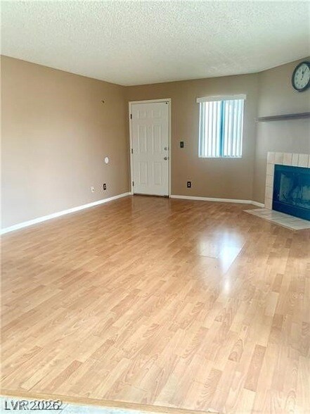 Building Photo - 1575 W Warm Springs Rd