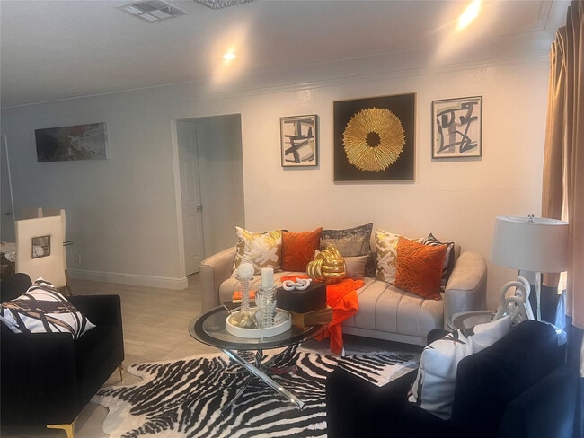 Building Photo - 1741 NE 39th St