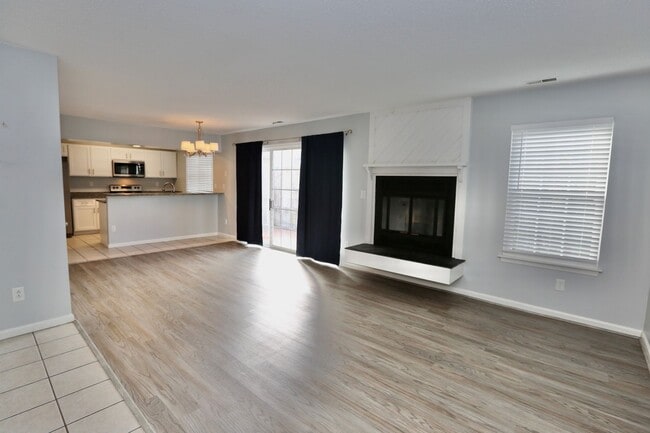 Building Photo - Ready 03-06-26! 2 Primary Suites! Near Little Creek, Dam Neck & Oceana Bases!