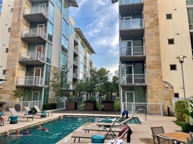 Building Photo - 1600 Barton Springs Rd