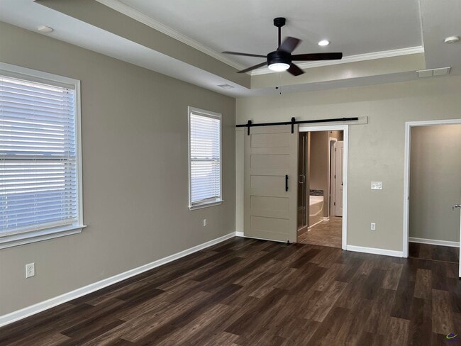 Building Photo - 210 Hearthwood Dr