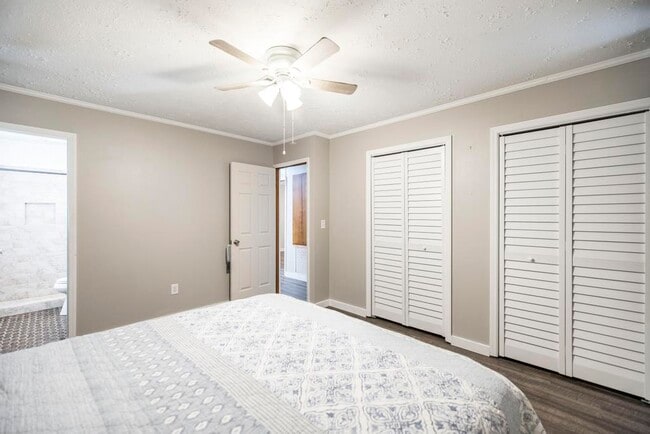 Building Photo - 609 Forest Lake Dr