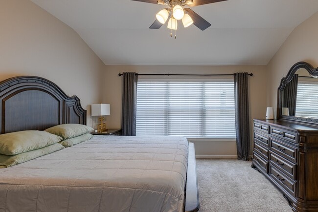 Building Photo - 5208 Petty St