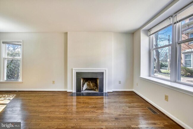 Building Photo - 1525 Oronoco St