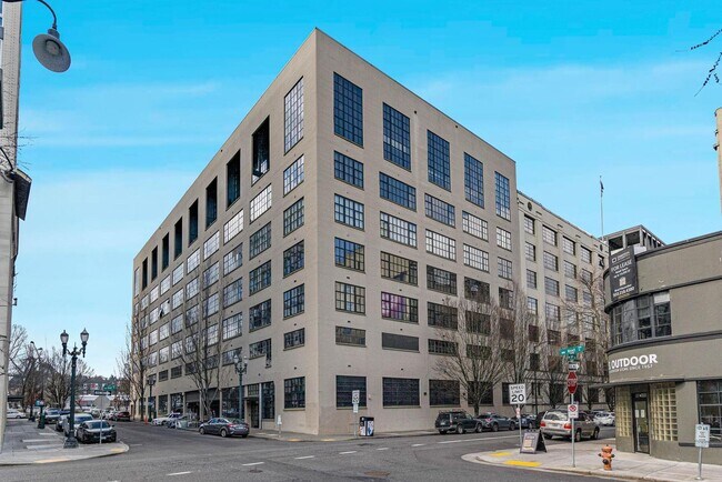 Building Photo - Stylish, south-facing 1-bdrm/1-bath loft in the Pearl—Deeded parking & storage