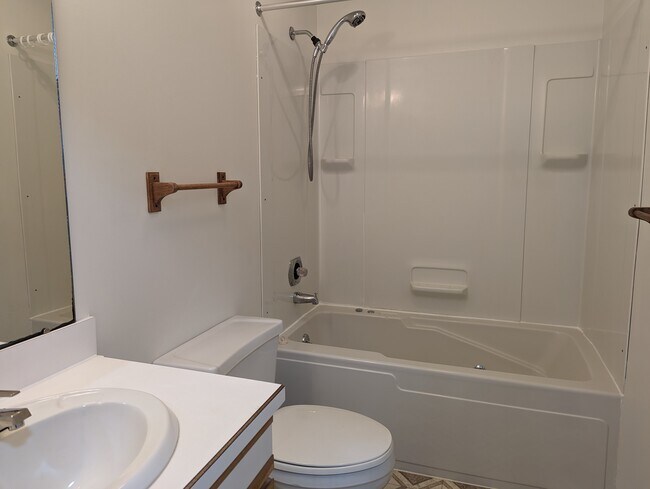 Bathroom - 2nd Floor - 414 Willow St