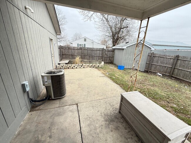 Building Photo - 19 E Romeo Rd