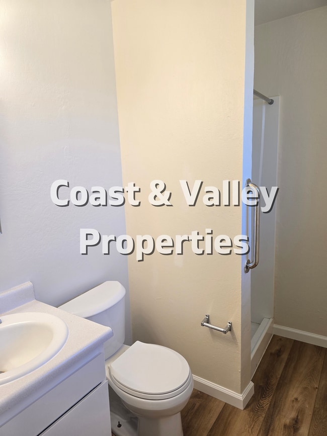 Building Photo - Seaside Home for RENT!!!
